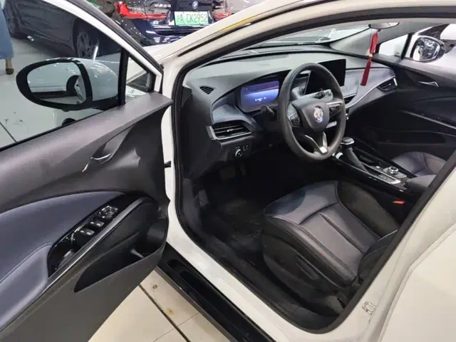 Buick Velite 6 — Фото автомобиля 15