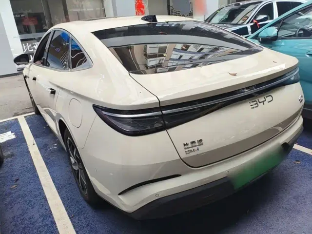 BYD Seal 07 DM-i — Фото автомобиля 4