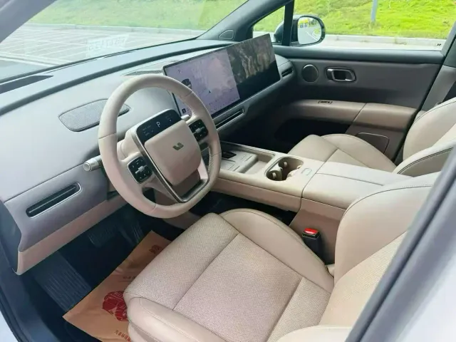 Li Auto i6 — Фото автомобиля 4