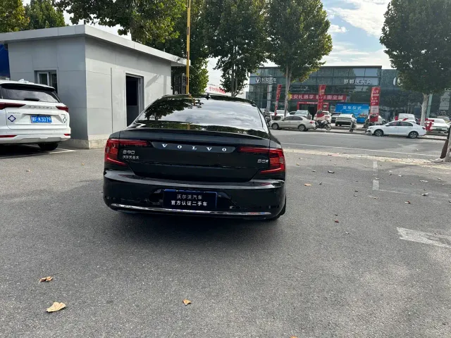 Volvo S90 — Фото автомобиля 8