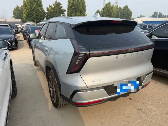 Geely Boyue L — Фото автомобиля 15