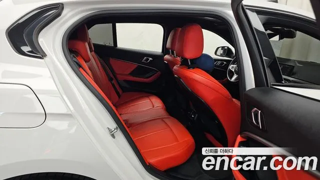 BMW 1 Series F40 — Фото автомобиля 17