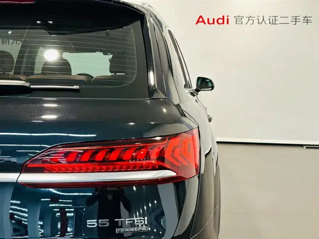 Audi Q7 — Фото автомобиля 17