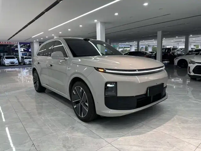 Li Auto L6 — Фото автомобиля 3