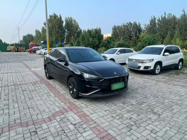 Dongfeng Yixuan — Фото автомобиля 7