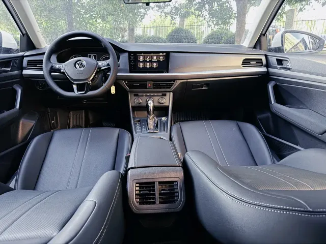 Volkswagen Lavida — Фото автомобиля 12