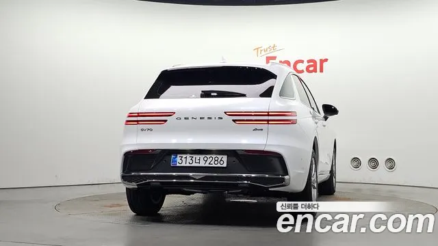 Genesis GV70 — Фото автомобиля 4