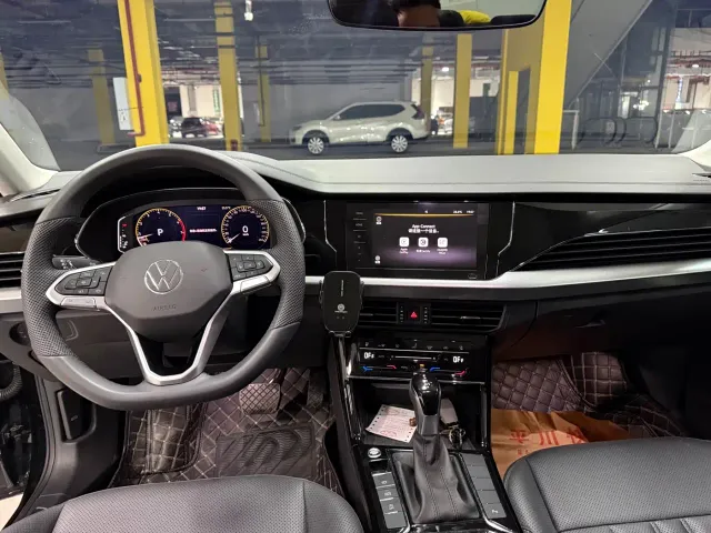 Volkswagen Passat — Фото автомобиля 10