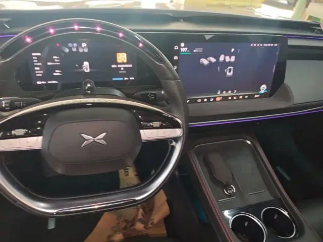 Xpeng P7 — Фото автомобиля 13