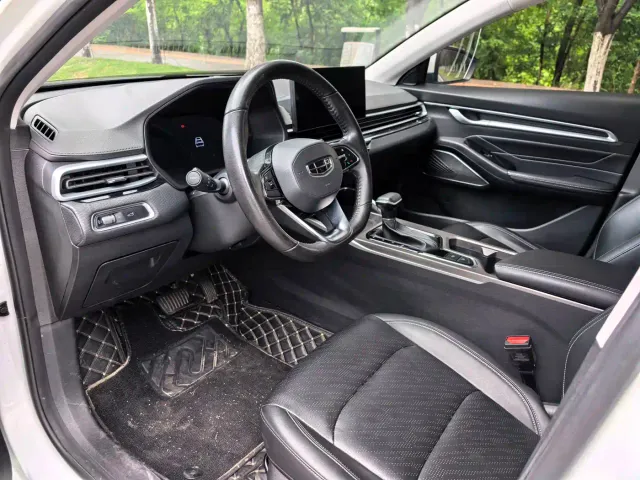 Geely Emgrand — Фото автомобиля 8