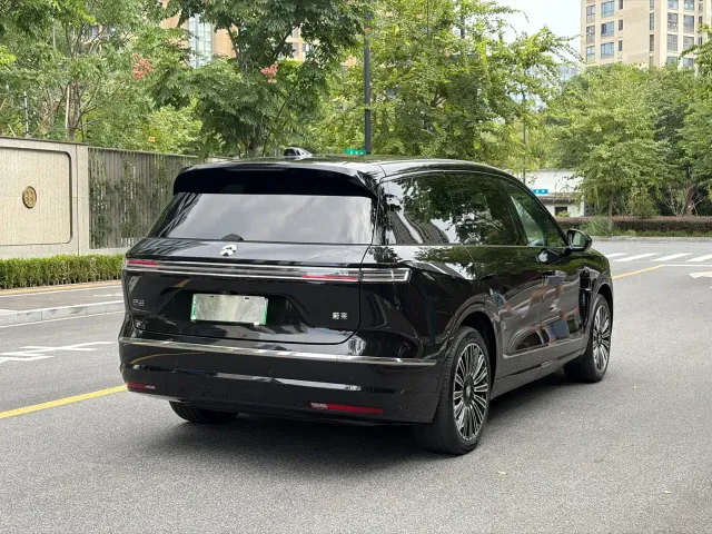 Nio ES8 — Фото автомобиля 17