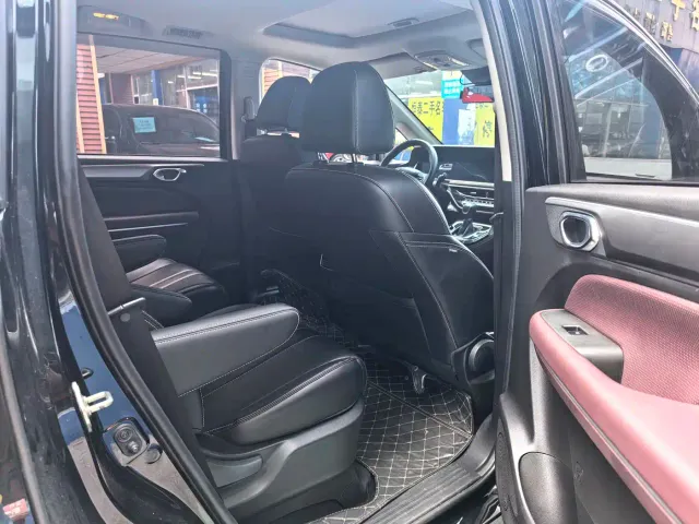 GAC Trumpchi M6 — Фото автомобиля 13