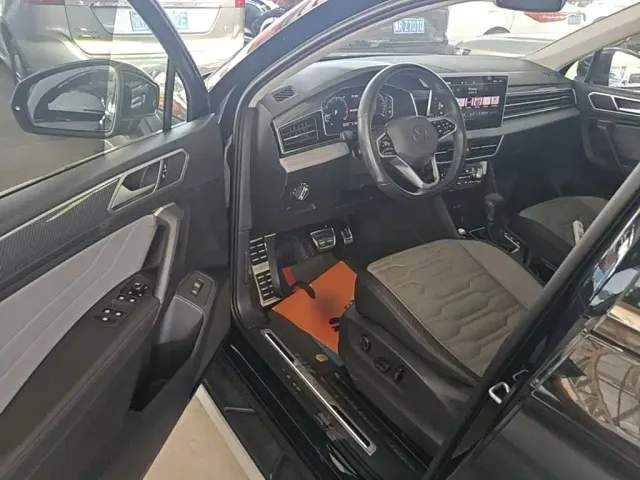 Volkswagen Tiguan X — Фото автомобиля 15