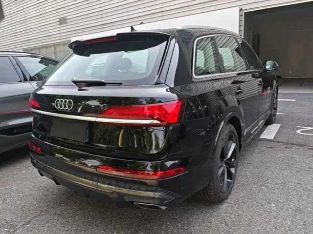 Audi Q7 — Фото автомобиля 6