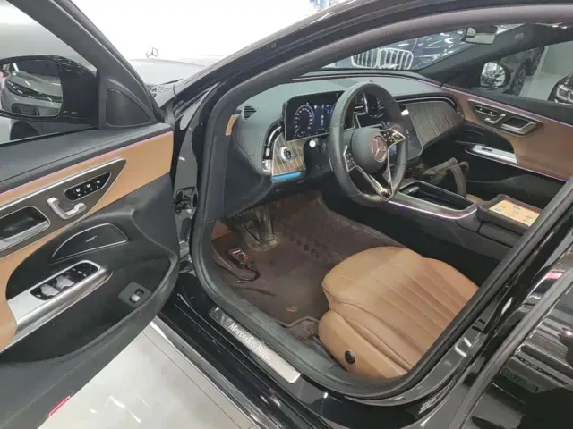 Mercedes-Benz E-Class — Фото автомобиля 15