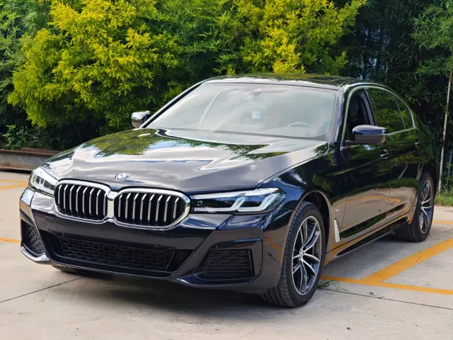 Фотография автомобиля — BMW 5 Series