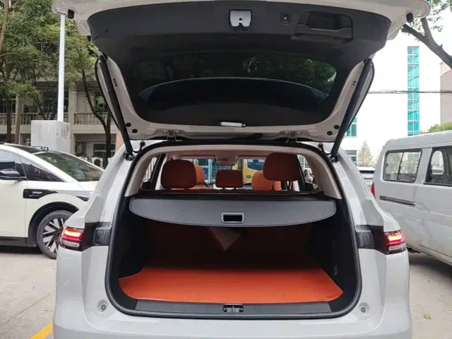 Leapmotor C10 — Фото автомобиля 18
