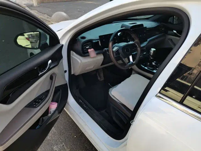 BYD Qin PLUS — Фото автомобиля 17