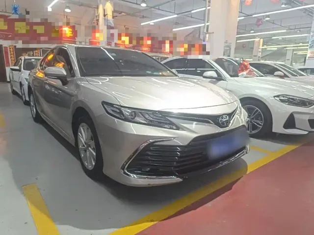 Toyota Camry — Фото автомобиля 3