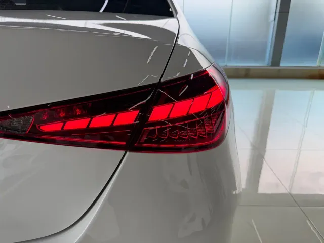 Mercedes-Benz C-Class — Фото автомобиля 10