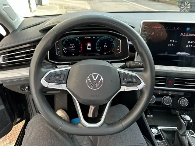 Volkswagen Sagitar — Фото автомобиля 8