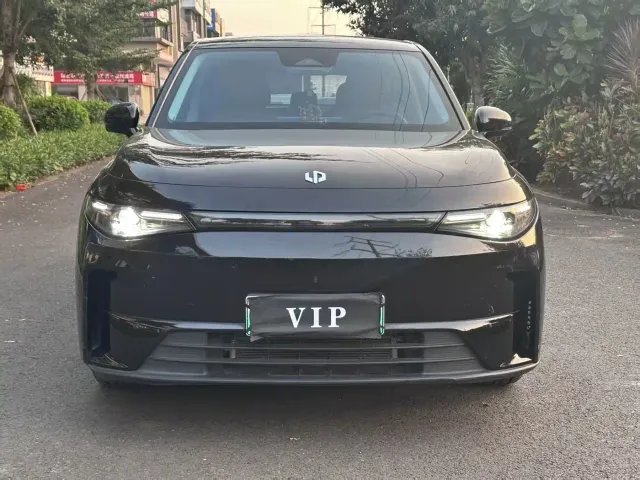 Leapmotor C10 — Фото автомобиля 8