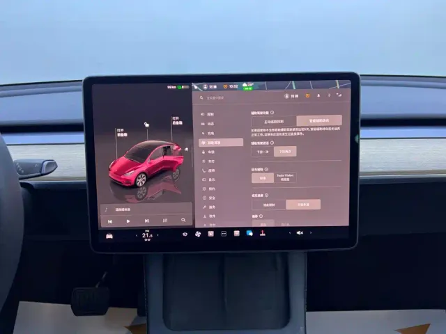 Tesla Model Y — Фото автомобиля 13