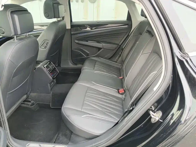 Volkswagen Passat — Фото автомобиля 16