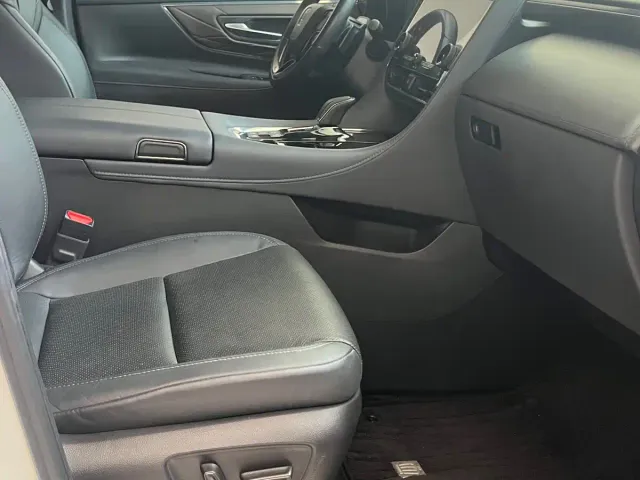 Toyota Vellfire — Фото автомобиля 8