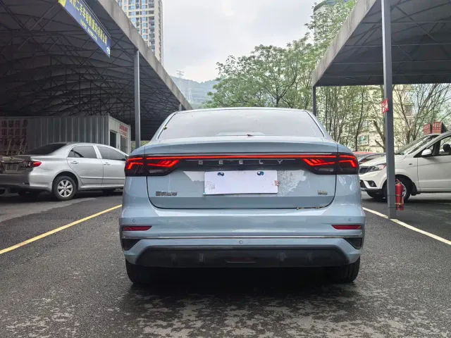 Geely Emgrand — Фото автомобиля 4
