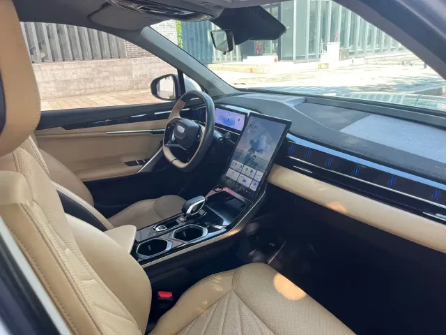 Geely Boyue L — Фото автомобиля 11