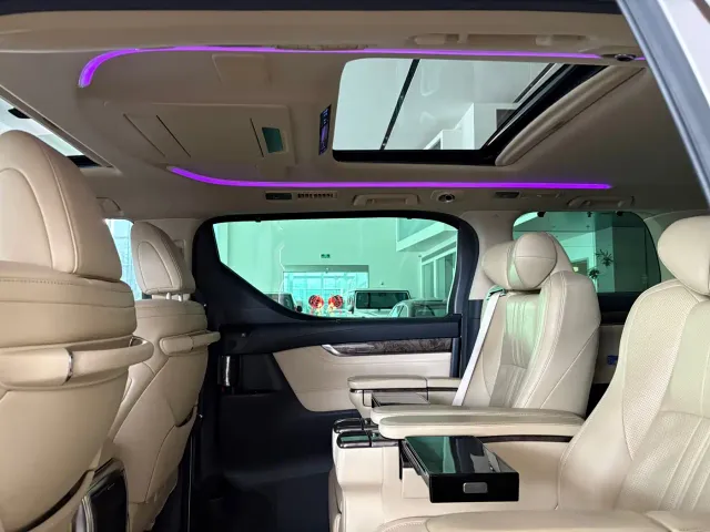 Toyota Vellfire — Фото автомобиля 13