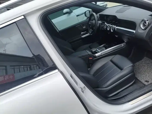 Mercedes-Benz EQB — Фото автомобиля 15