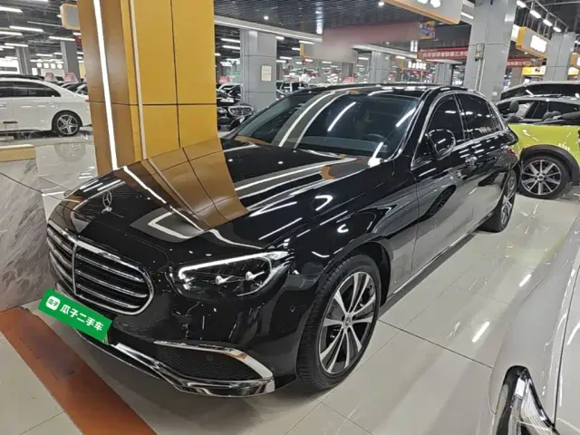 Фотография автомобиля — Mercedes-Benz E-Class
