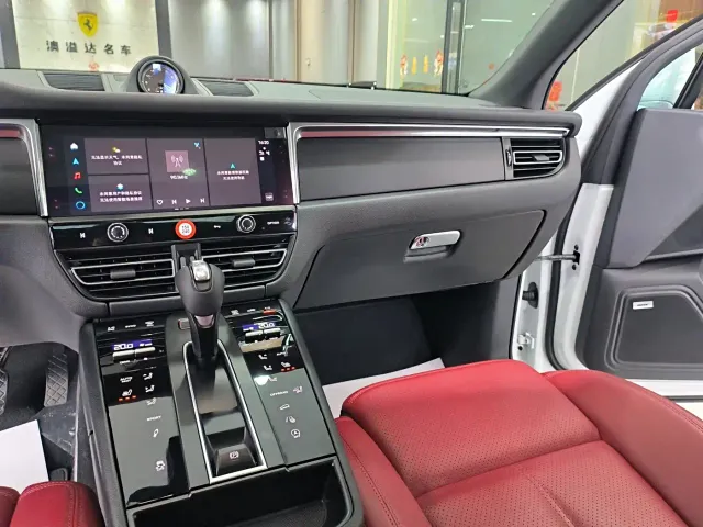 Porsche Macan — Фото автомобиля 14