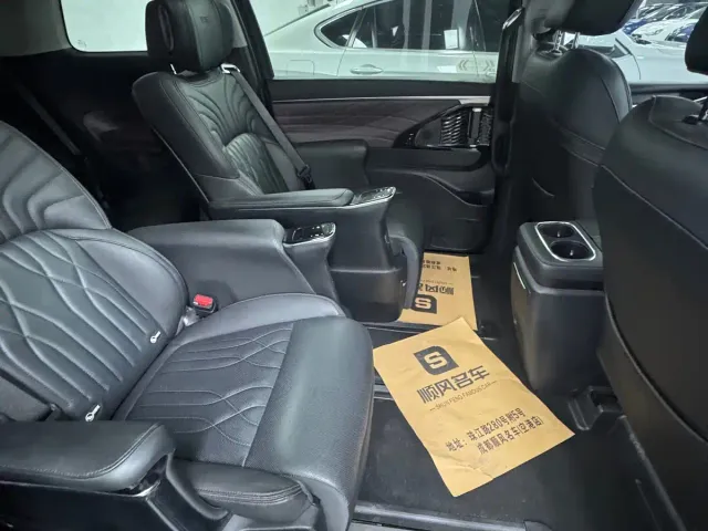 GAC Trumpchi M8 — Фото автомобиля 10