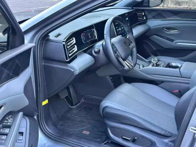 BYD Qin L — Фото автомобиля 9