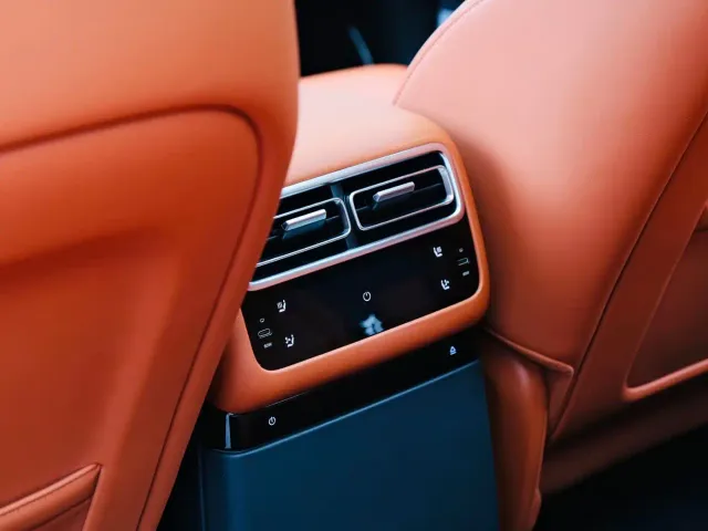 Li Auto L6 — Фото автомобиля 9