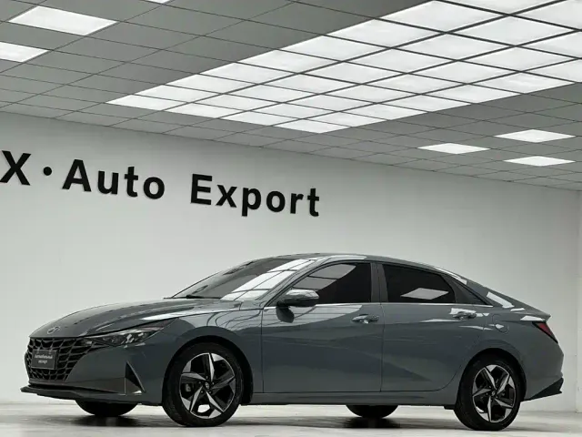 Hyundai Elantra — Фото автомобиля 25