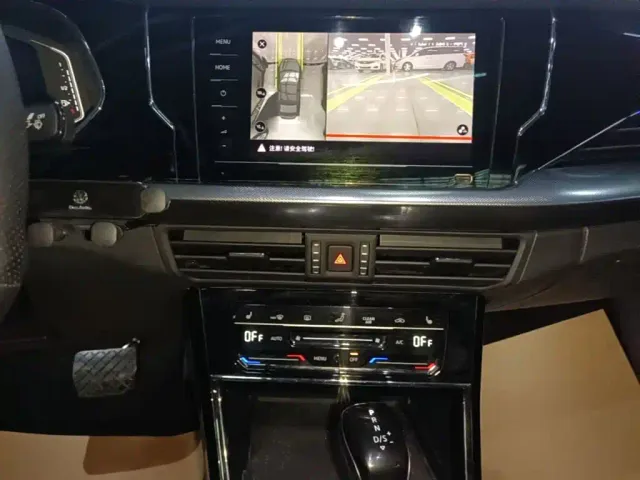 Volkswagen Passat — Фото автомобиля 12