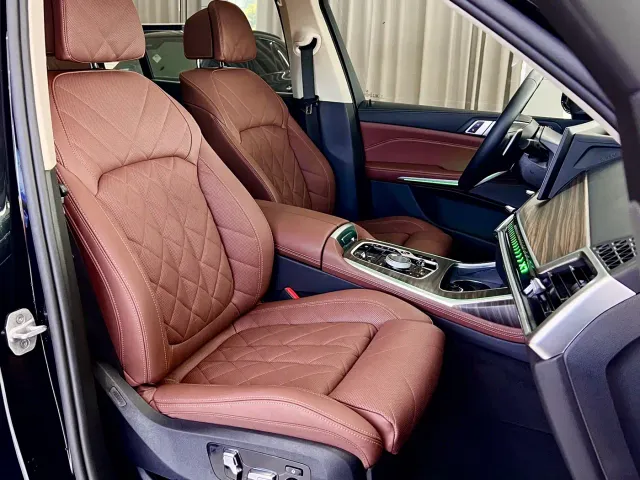 BMW X7 — Фото автомобиля 8