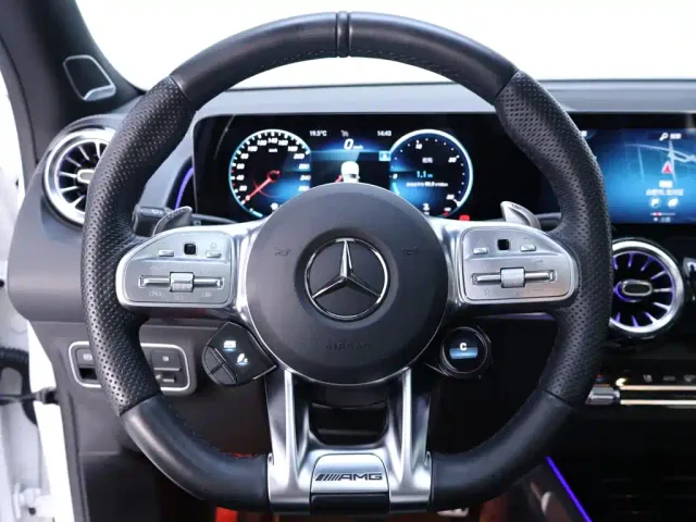 Mercedes-Benz GLB AMG — Фото автомобиля 16