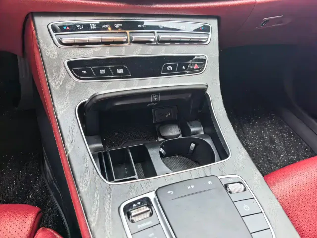 Mercedes-Benz E-Class — Фото автомобиля 8