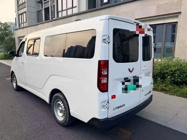 Wuling Yangguang — Фото автомобиля 6