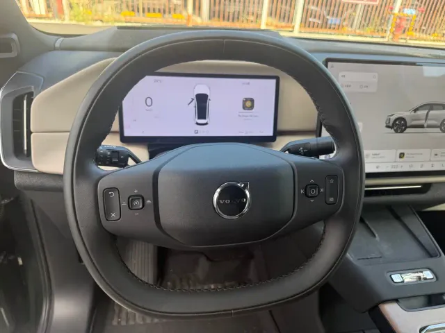 Volvo XC70 Plug-in Hybrid — Фото автомобиля 14