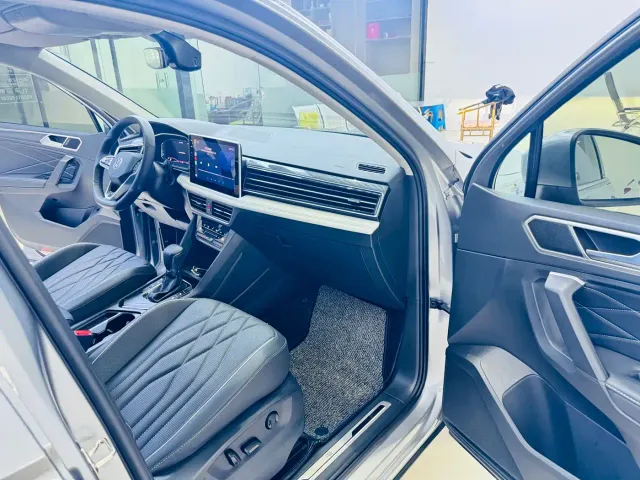 Volkswagen Tiguan L — Фото автомобиля 9