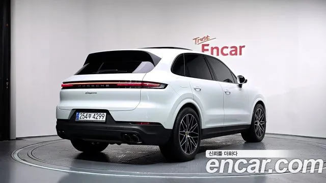 Porsche Cayenne — Фото автомобиля 2