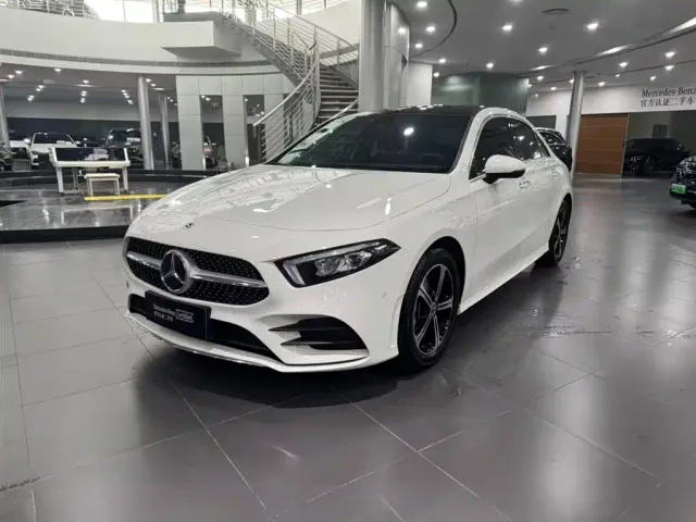 Фотография автомобиля — Mercedes-Benz A-Class