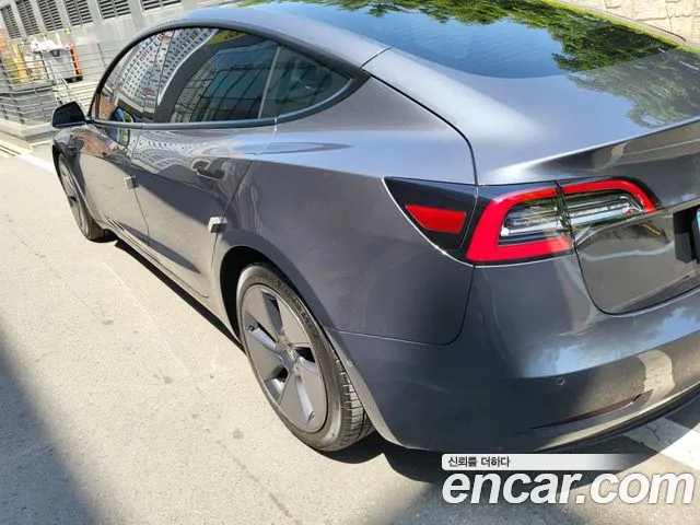 Tesla Model 3 — Фото автомобиля 3
