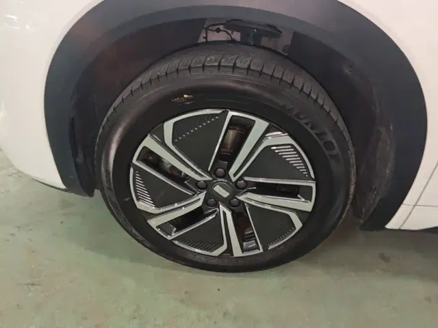 Geely Galaxy Starship 7 EM-i — Фото автомобиля 22